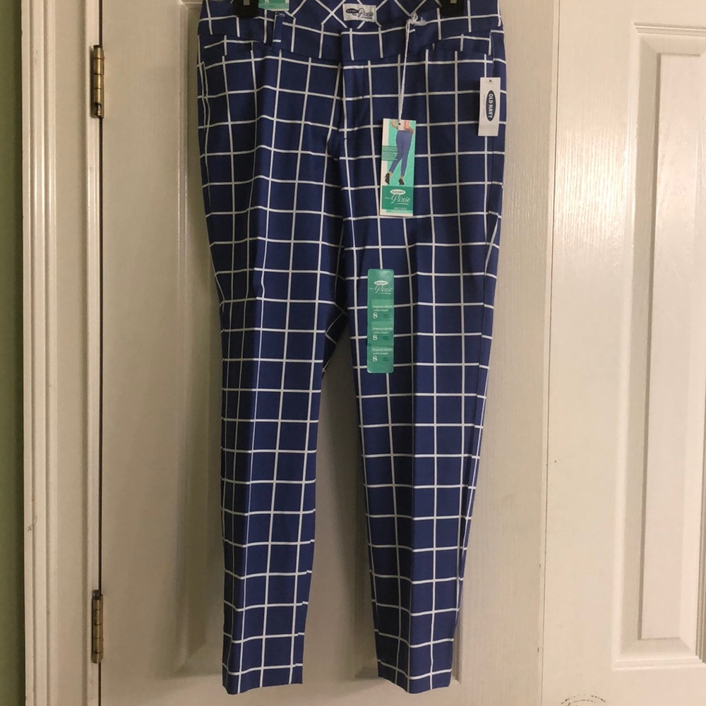 Old Navy Pixie ankle pants 95% cotton/5% spandex